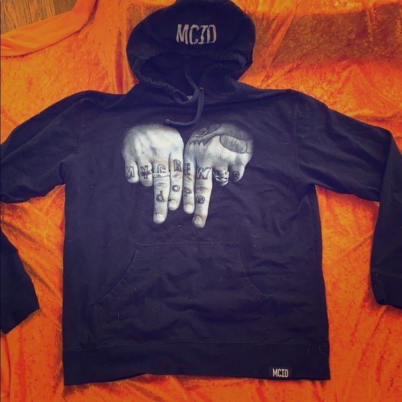 Hot Topic Tops - Closet closing 🖤HIGHLY SUSPECT HOODIE